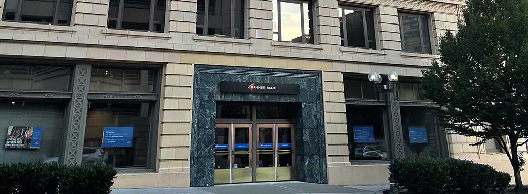 Exterior of Banner Bank Tacoma Branch