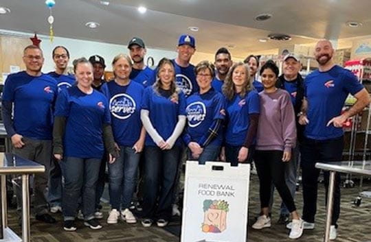 Banner employees volunteertng at a food bank